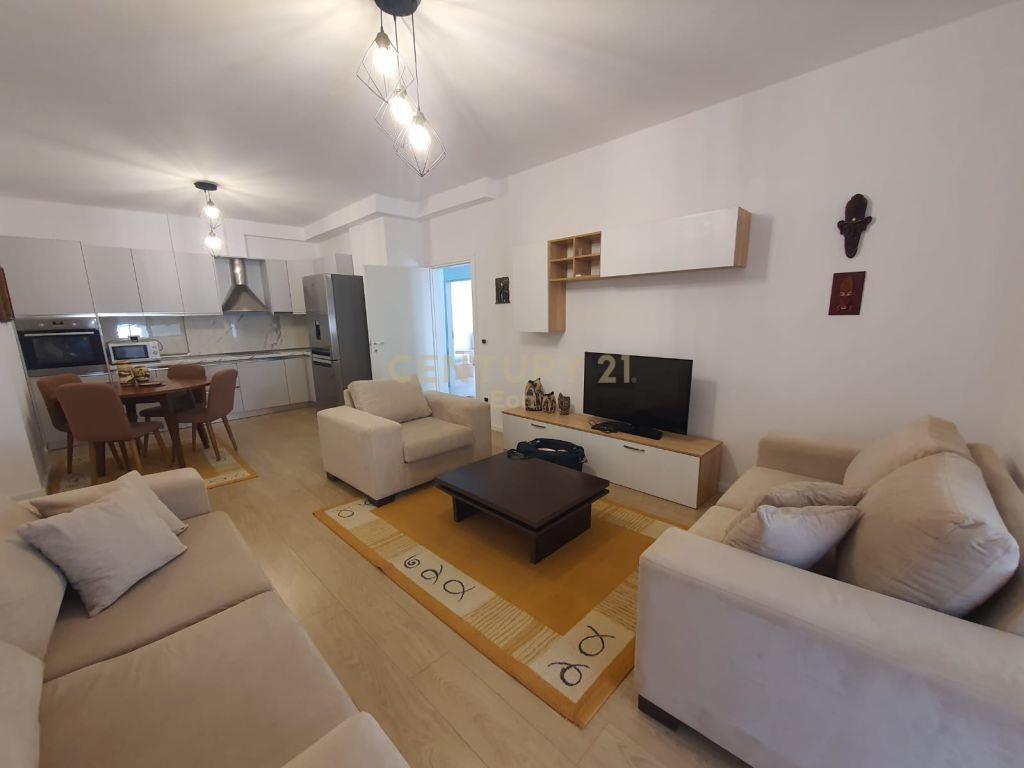 JEPET ME QIRA APARTAMENT 2+1 PRANE KAZAZIT DURRES!