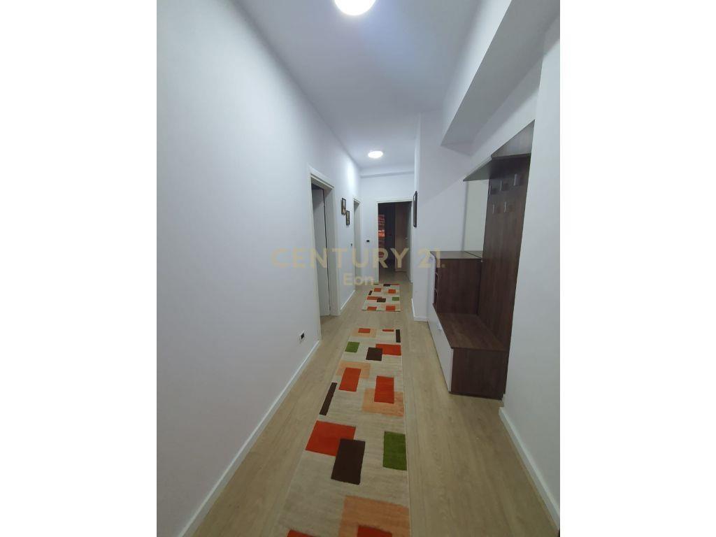 JEPET ME QIRA APARTAMENT 2+1 PRANE KAZAZIT DURRES!