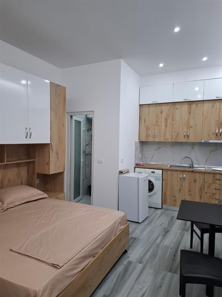 Garzoniere Golem pishat e buta