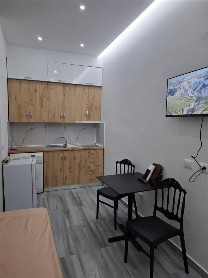 Garzoniere Golem pishat e buta