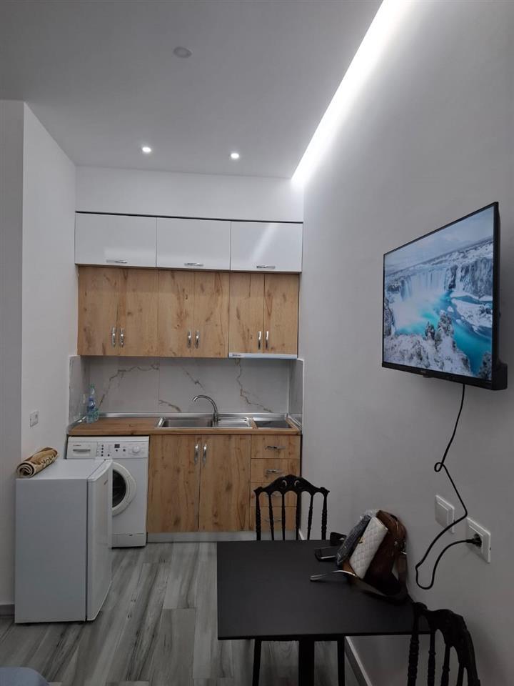 Garzoniere Golem pishat e buta