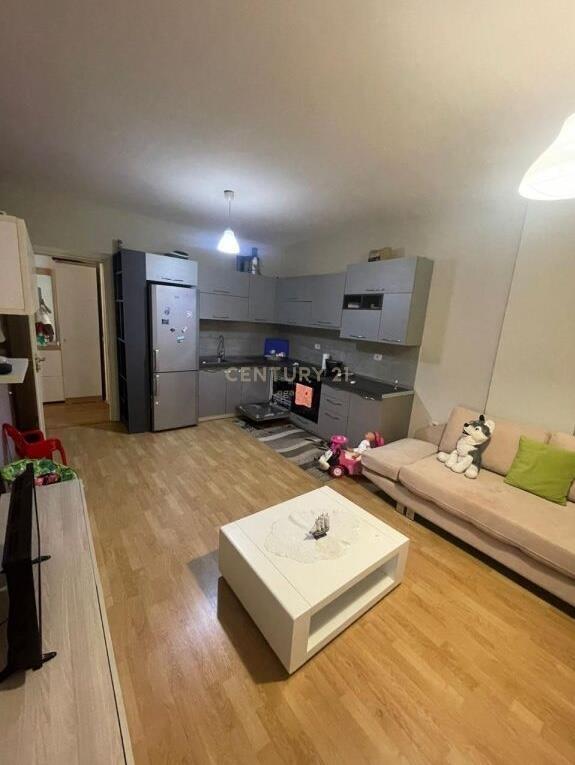 Qira Apartament 2+1+2 Linzë Tirane 400 €