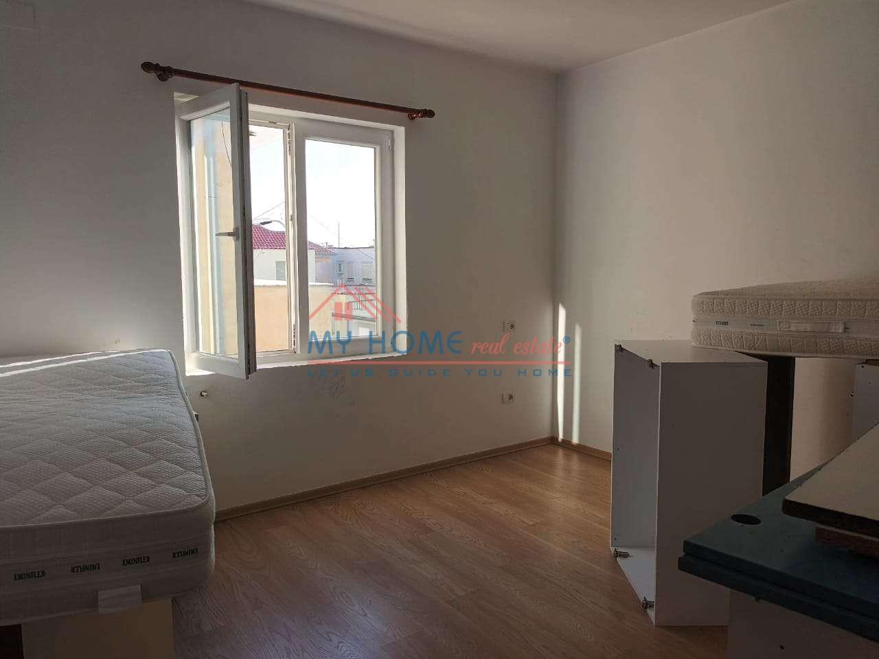Apartament 3+1 Ne Shitje Shkoze Tirane