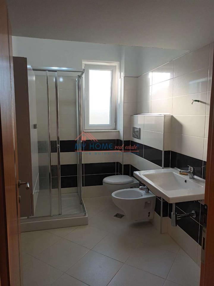 Apartament 3+1 Ne Shitje Shkoze Tirane