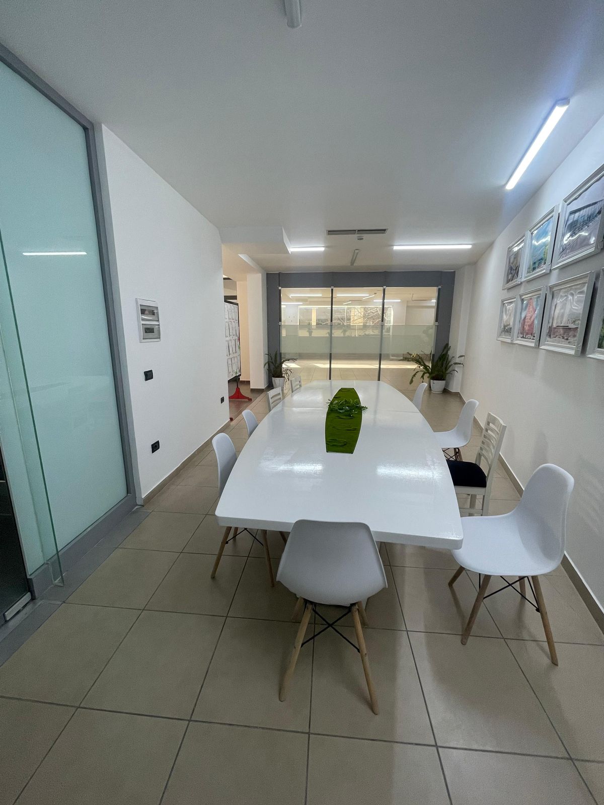 Jepet me Qera Ambjent per Zyra dhe Biznese