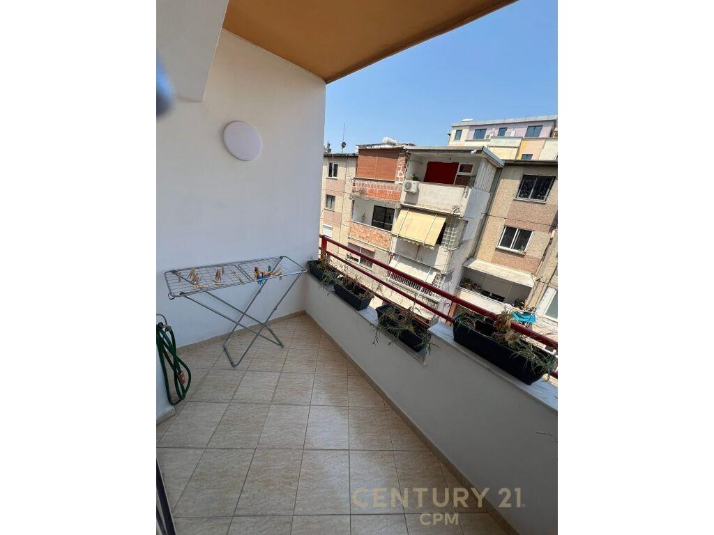 Apartament 1+1 Me Qira Pranë Pallati me Shigjeta