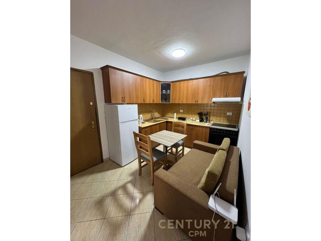 Apartament 1+1 Me Qira Pranë Pallati me Shigjeta