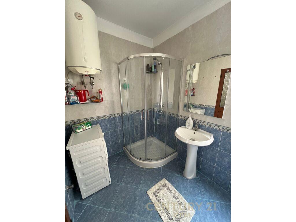 Apartament 1+1 Me Qira Pranë Pallati me Shigjeta