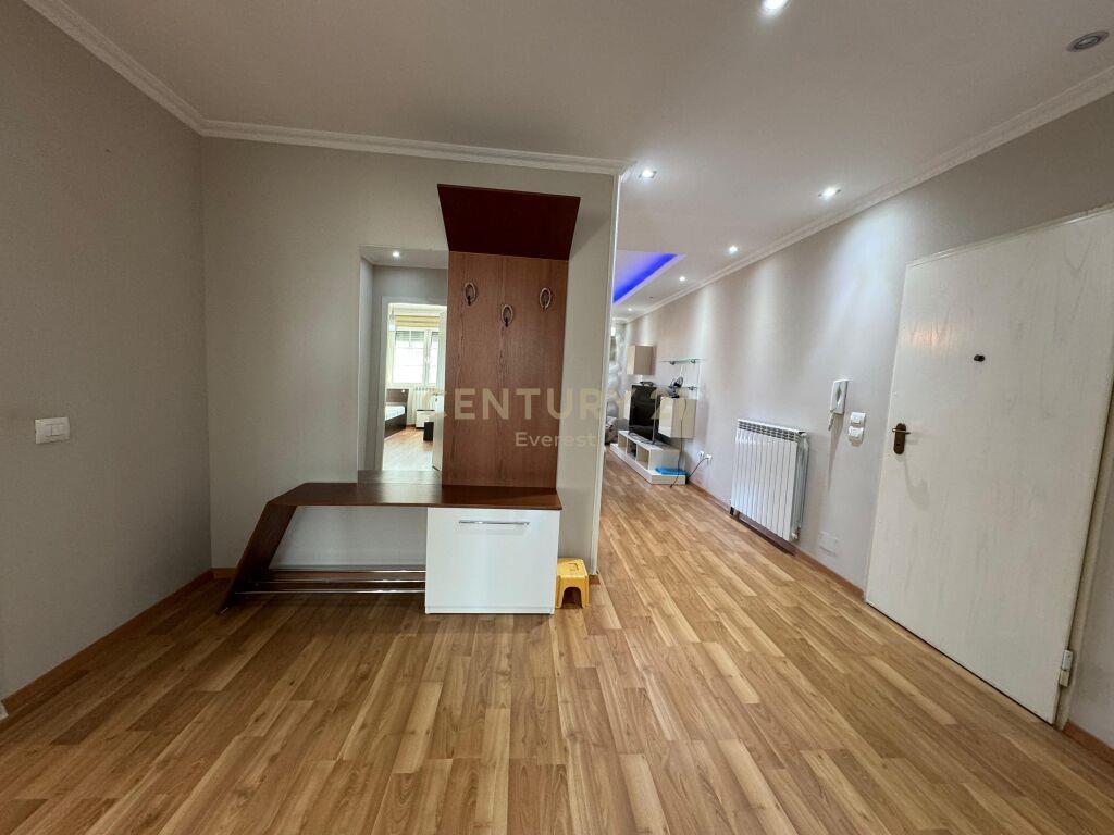 Shitet Apartament 2+1 Casa Italia 160 000 €