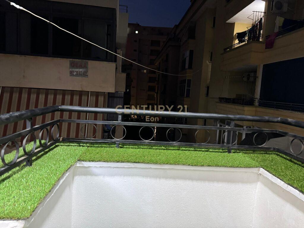 Shitet Studio Shkembi i Kavajes 57 000 €