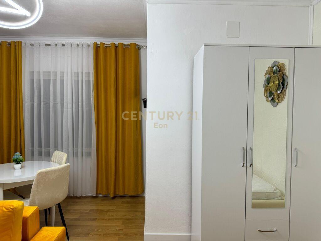 Shitet Studio Shkembi i Kavajes 57 000 €