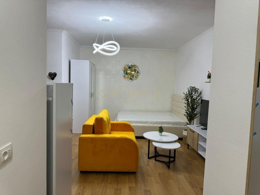 Shitet Studio Shkembi i Kavajes 57 000 €