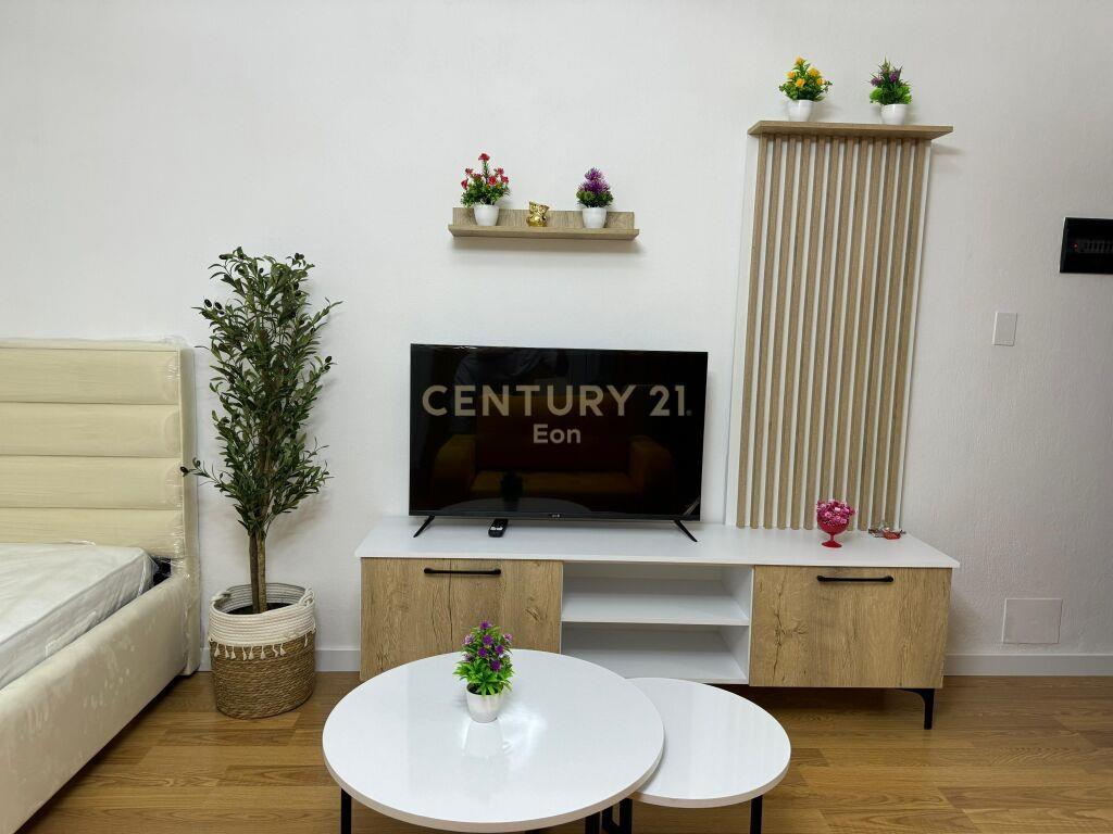 Shitet Studio Shkembi i Kavajes 57 000 €