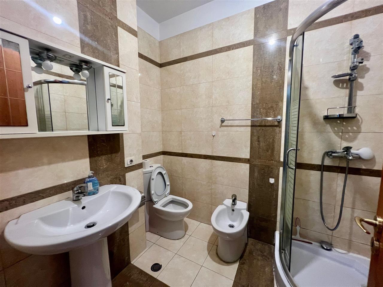 JAPIM ME QIRA APARTAMENT 1+1 TEK RRUGA E ELBASANIT!!