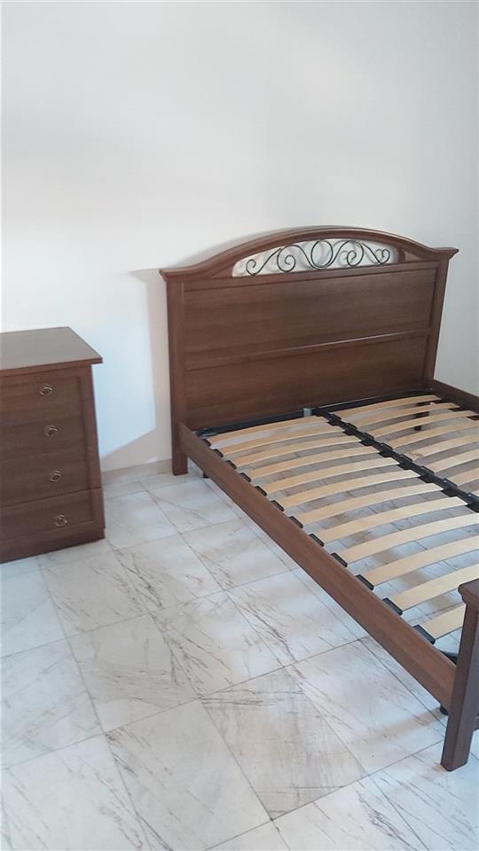 Jepet me qira apartament per banim ose zyrë