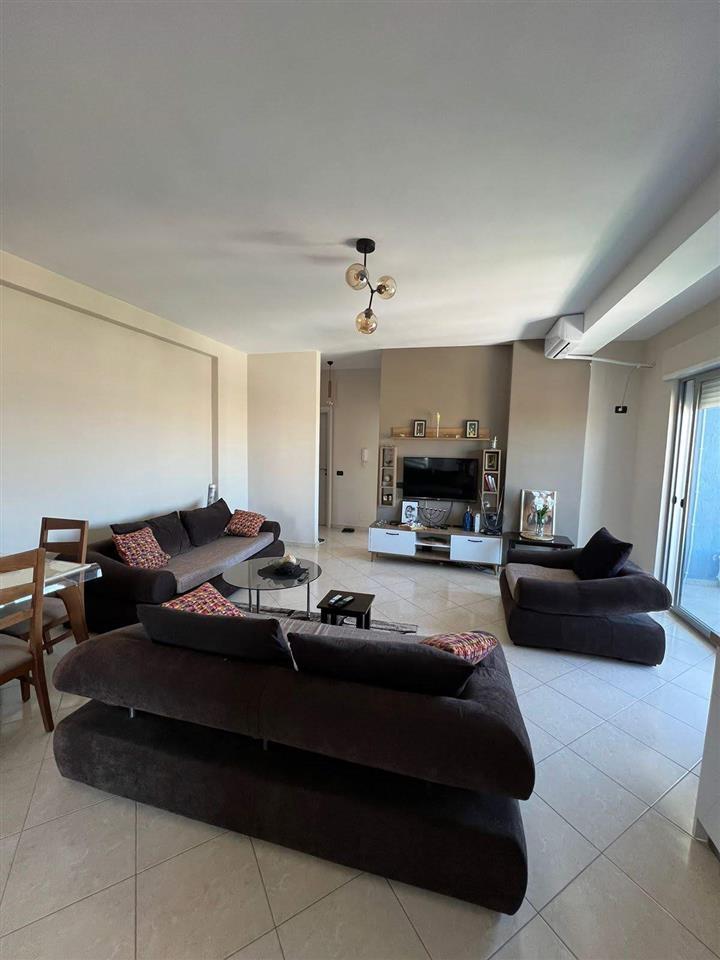 Japim me qera APARTAMENT 3+1