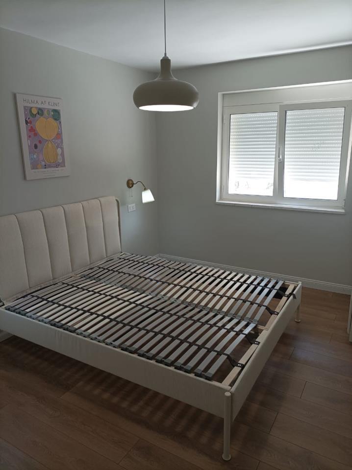 APARTAMENT ME QERA RRUGA BARDHYL 450€