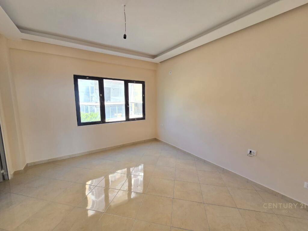 APARTAMENT 2+1+2 TE VILA E ZOGUT DURRES.