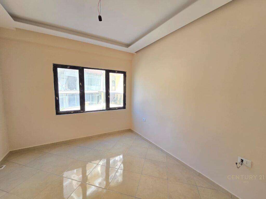 APARTAMENT 2+1+2 TE VILA E ZOGUT DURRES.