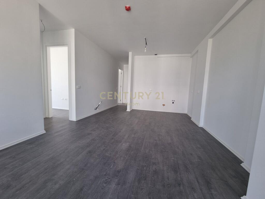 Jepet me Qira , APARTAMENT 2+1 me 2 POSTE PARKIMI!Neom97774