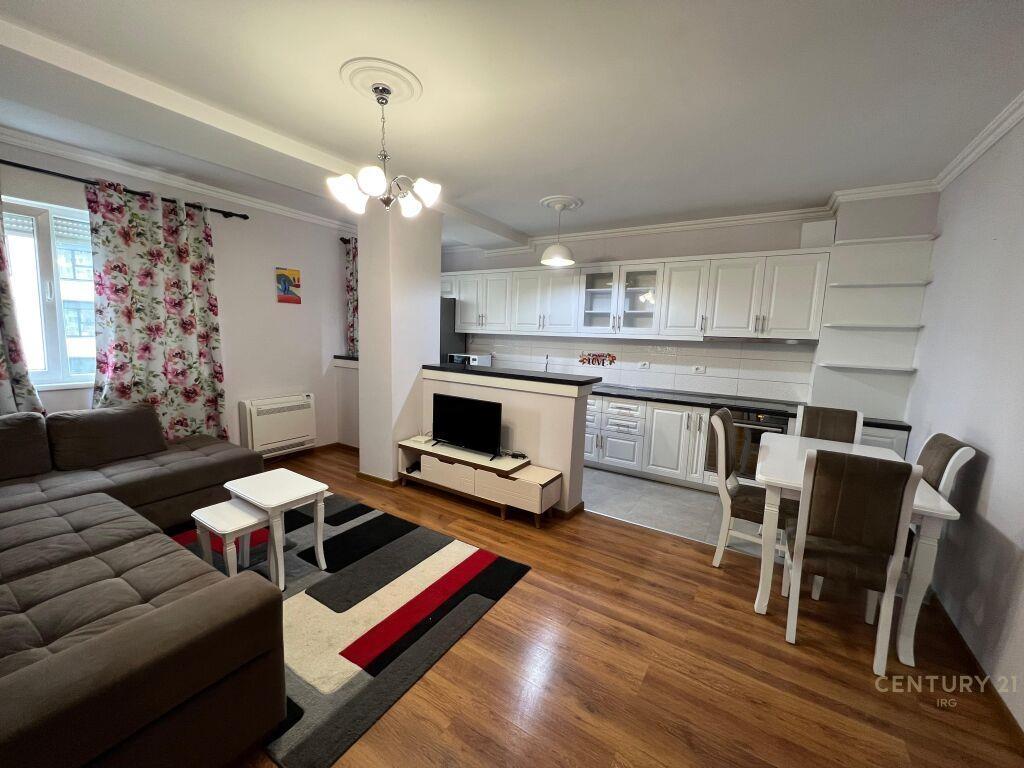 Qira Apartament 2+1+2 21 Dhjetori 650 €