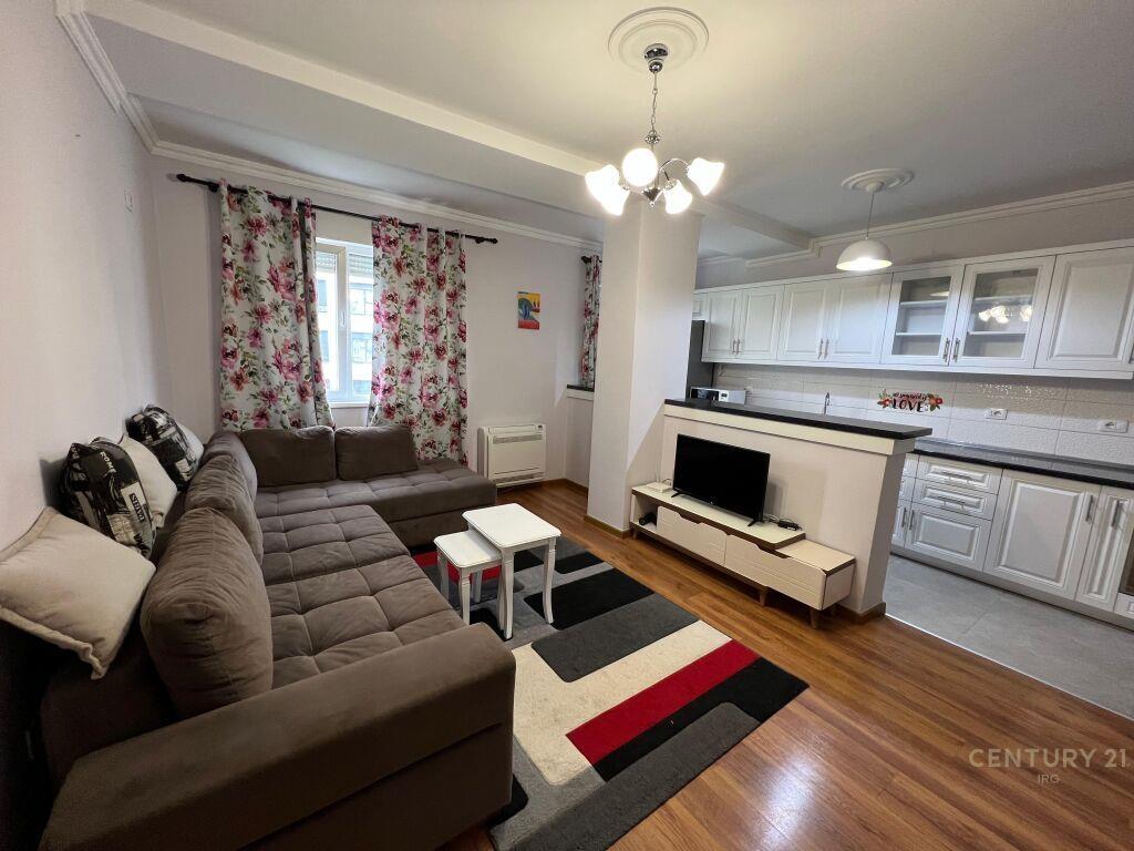 Qira Apartament 2+1+2 21 Dhjetori 650 €