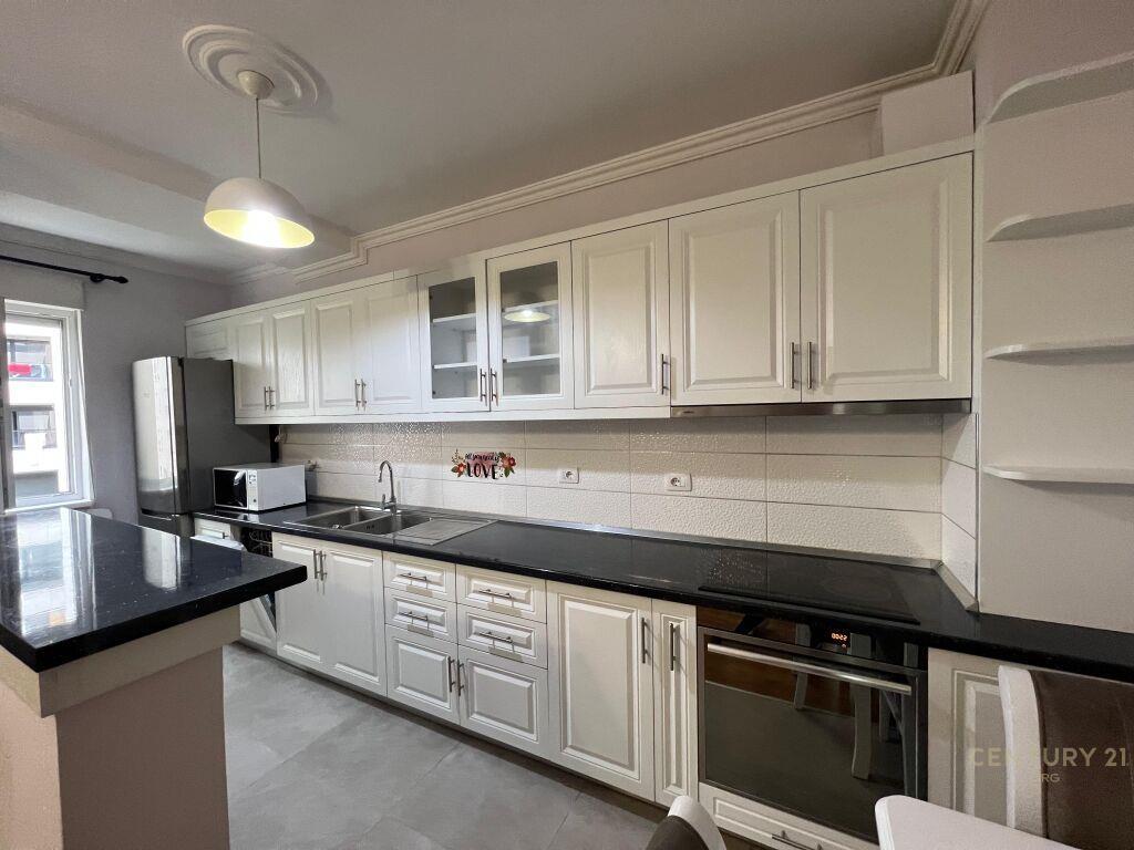 Qira Apartament 2+1+2 21 Dhjetori 650 €