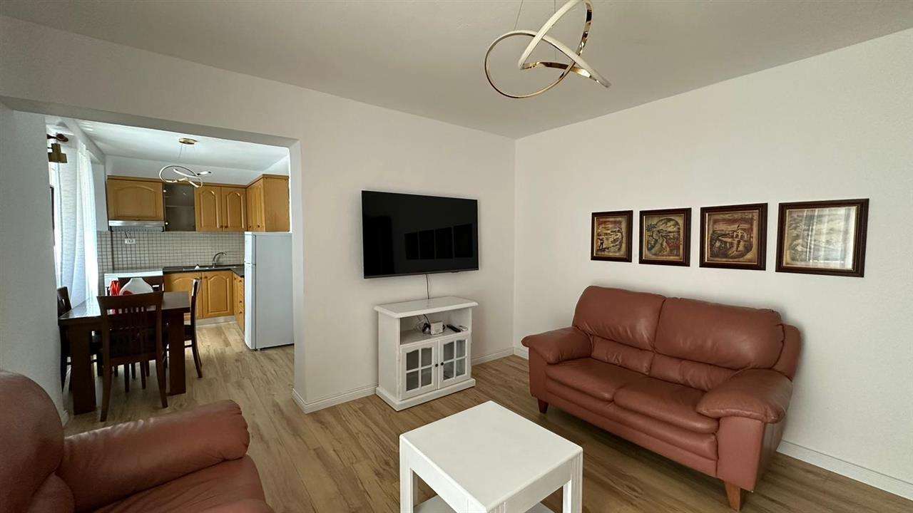 Qera, Apartament 2+1+ Ambient Gatimi, Ish Blloku, Tiranë