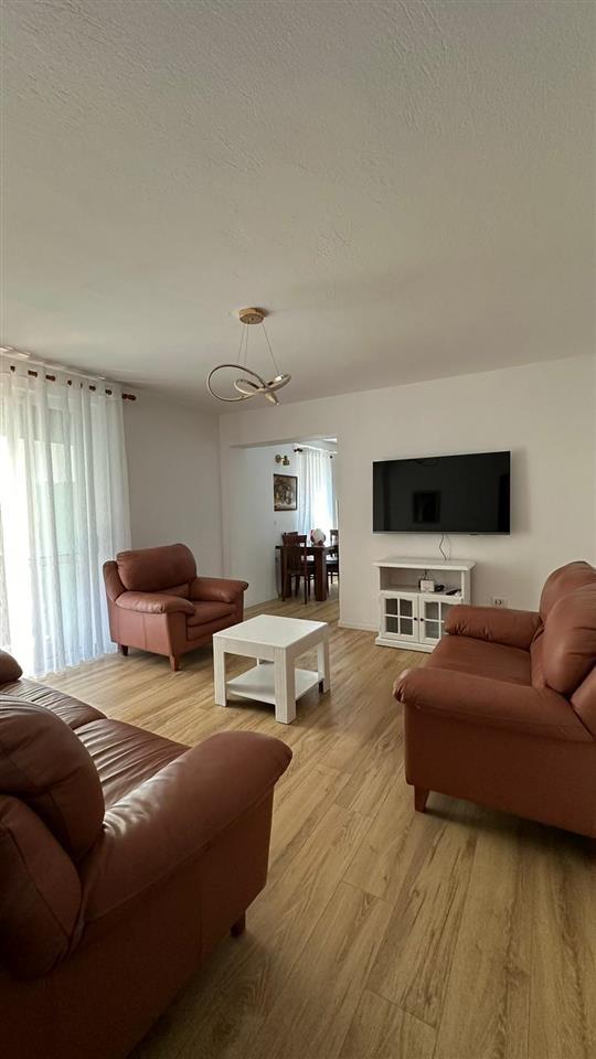 Qera, Apartament 2+1+ Ambient Gatimi, Ish Blloku, Tiranë