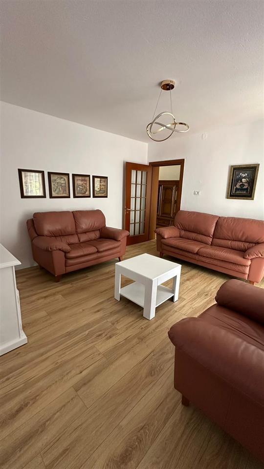 Qera, Apartament 2+1+ Ambient Gatimi, Ish Blloku, Tiranë