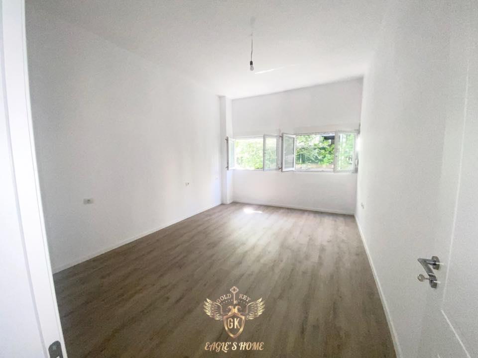 Shitet • 1+1+Garazh• Shume Prane detit