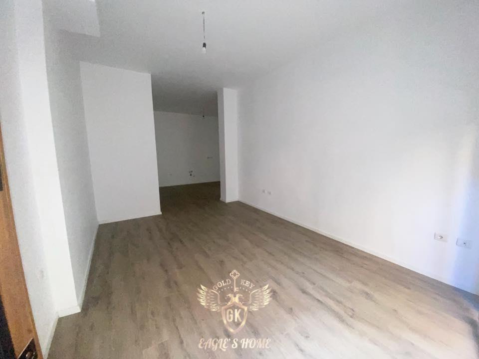 Shitet • 1+1+Garazh• Shume Prane detit