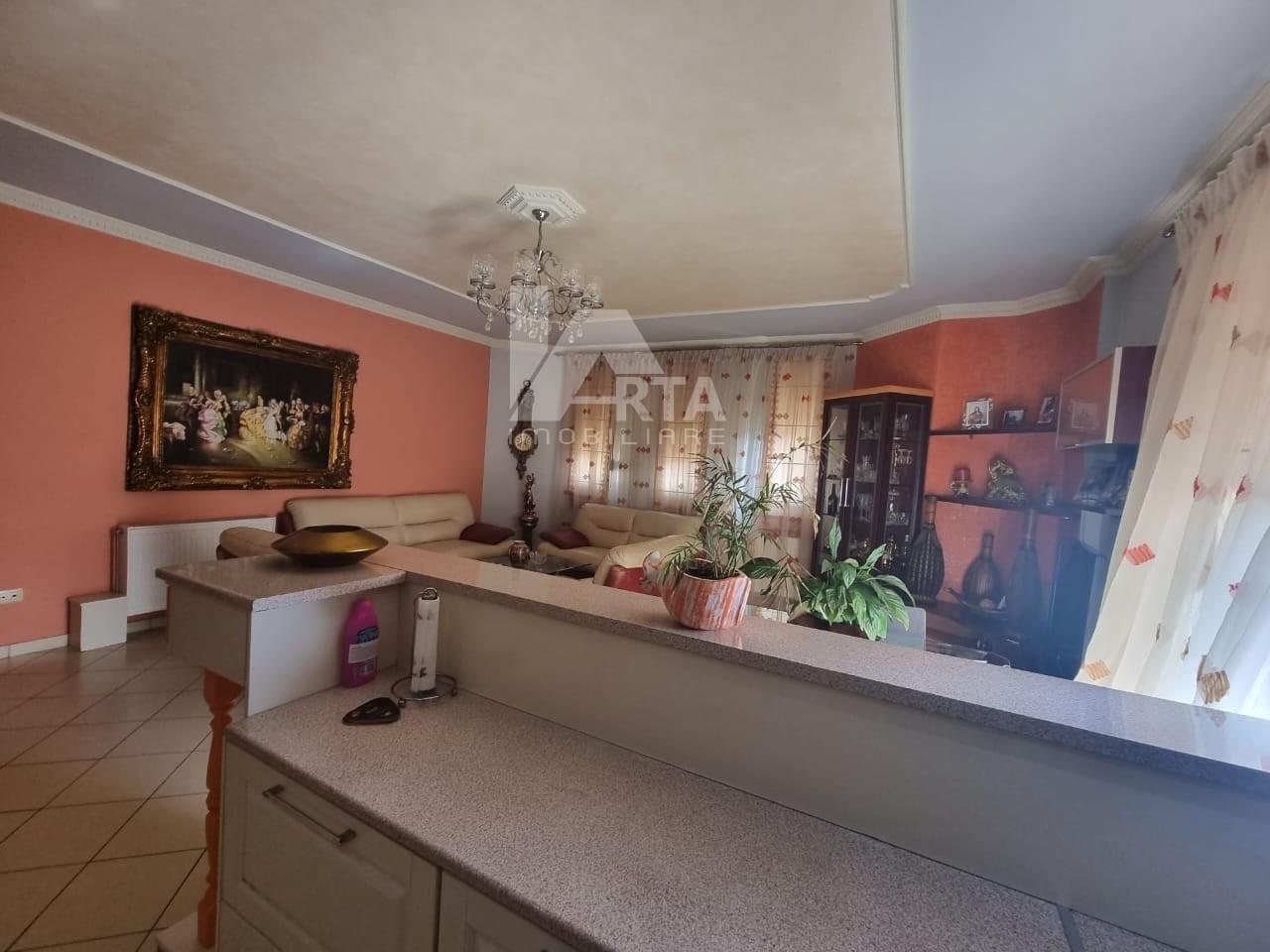 Shitet apartamet 2+1, I mobiluar