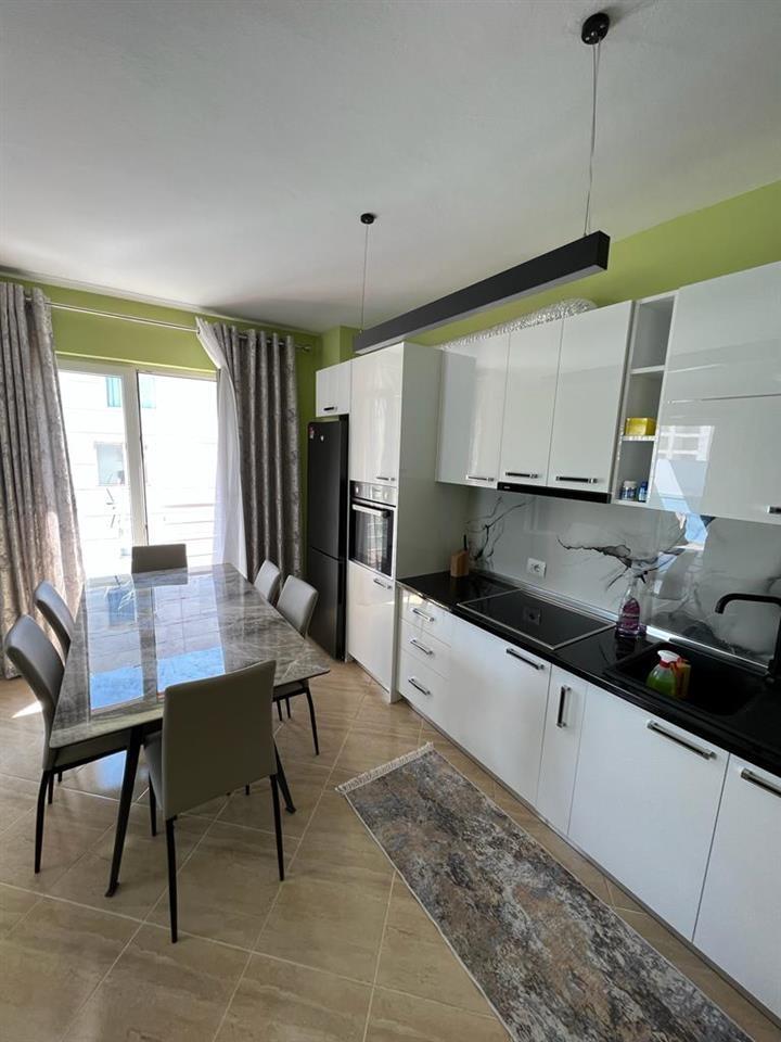 Shitet apartament 2+1 85m2