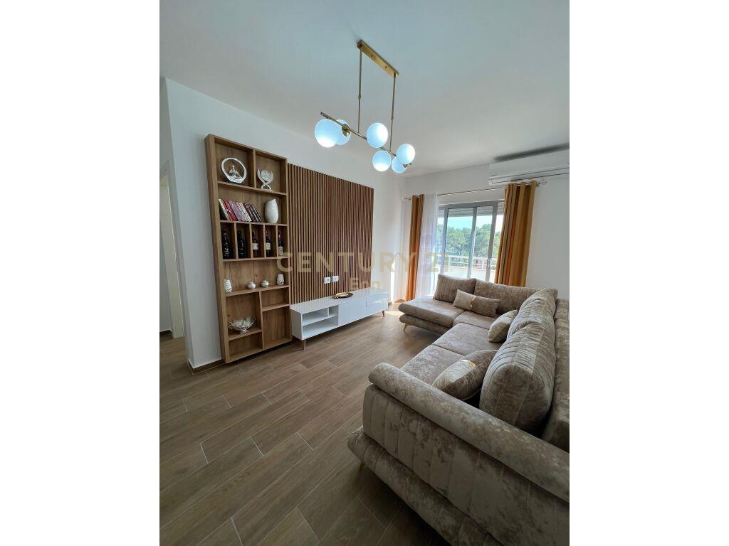 SHITET SUPER APARTAMENT TE PISHAT E BUTA!