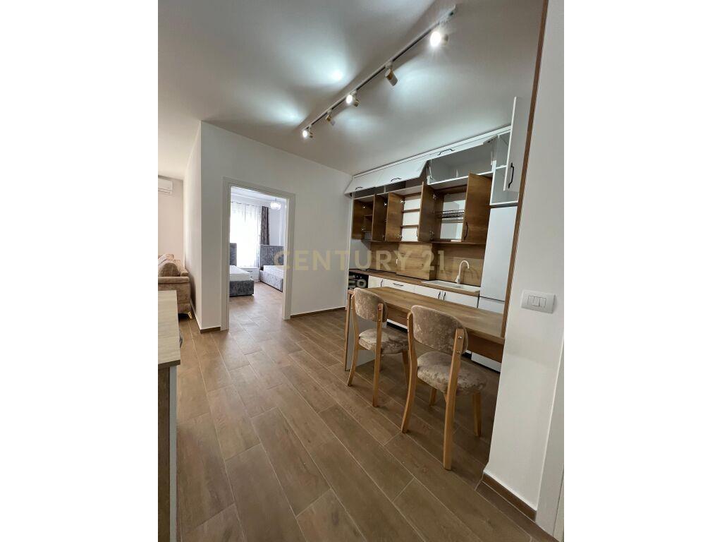 SHITET SUPER APARTAMENT TE PISHAT E BUTA!