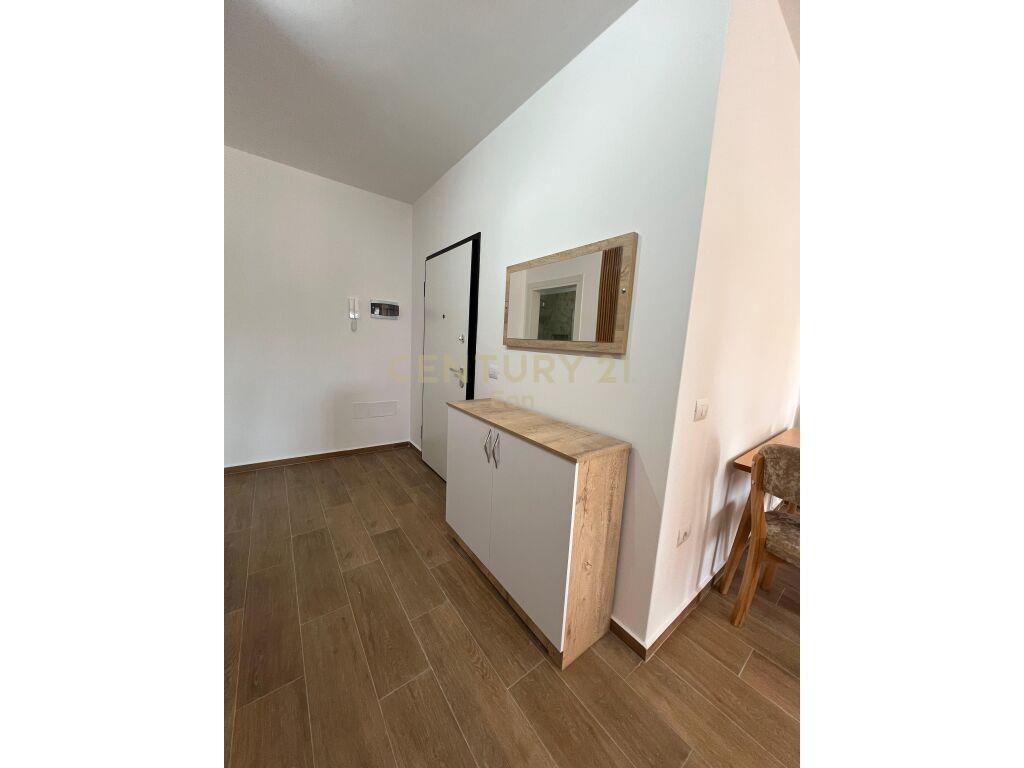 SHITET SUPER APARTAMENT TE PISHAT E BUTA!