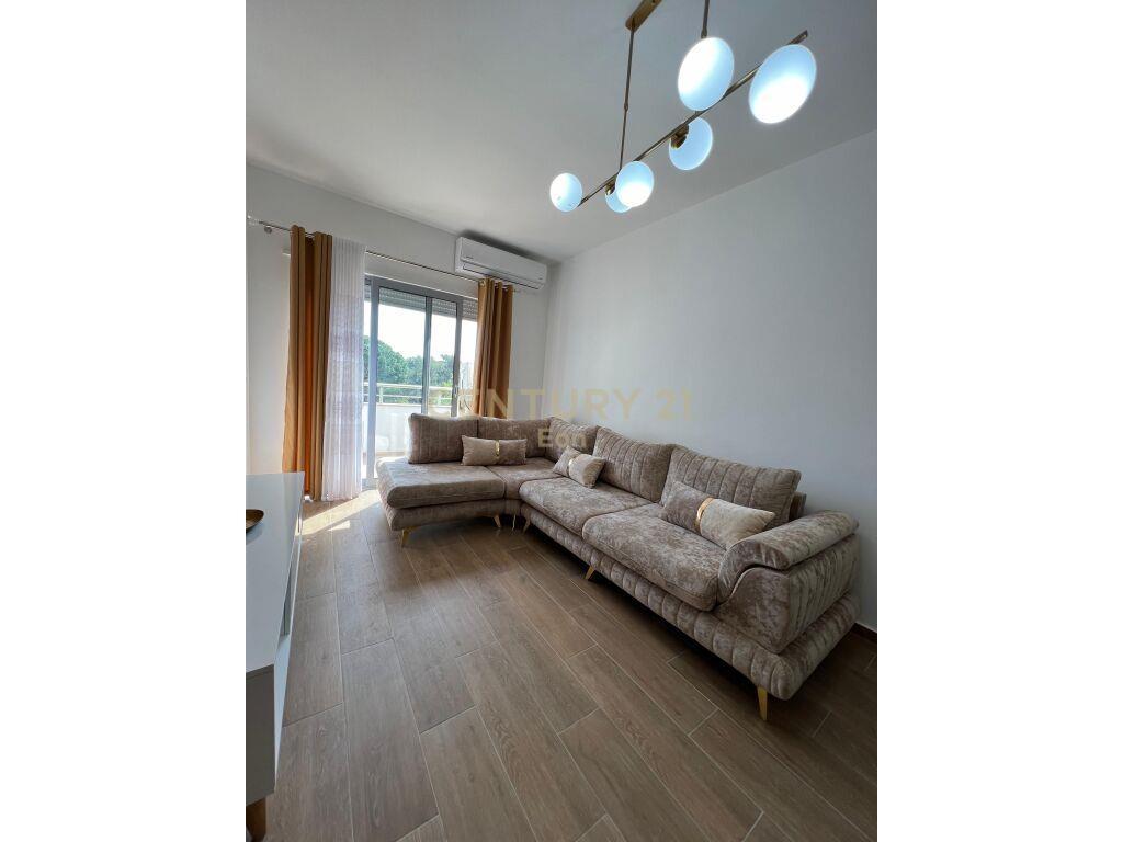 SHITET SUPER APARTAMENT TE PISHAT E BUTA!