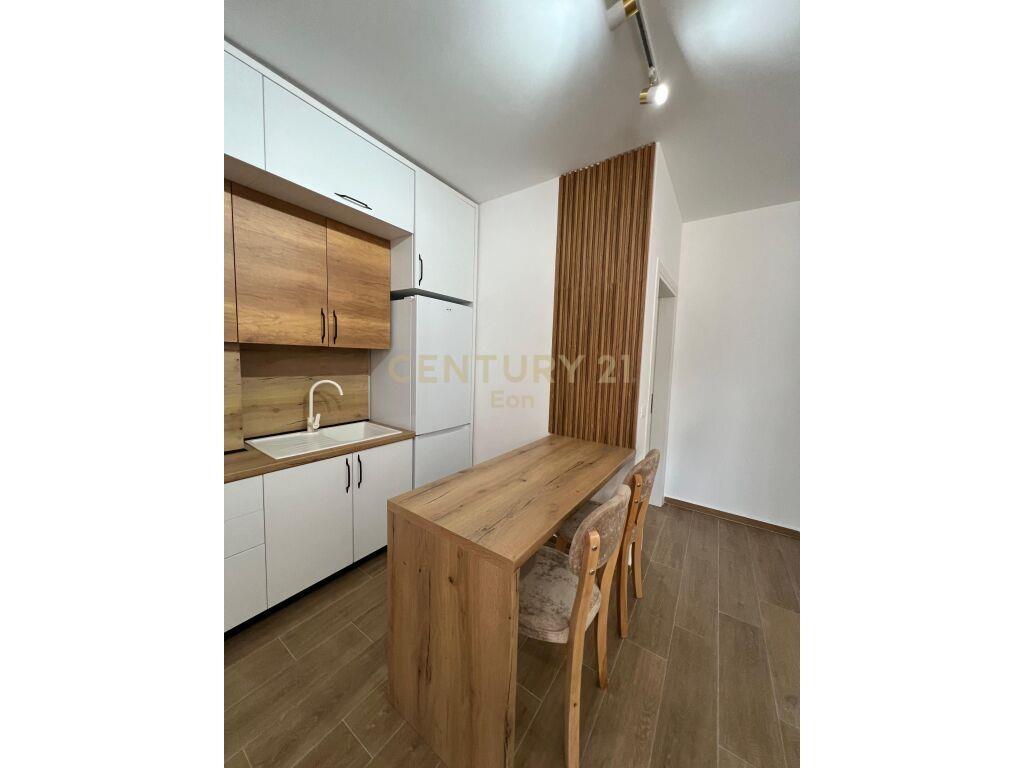 SHITET SUPER APARTAMENT TE PISHAT E BUTA!