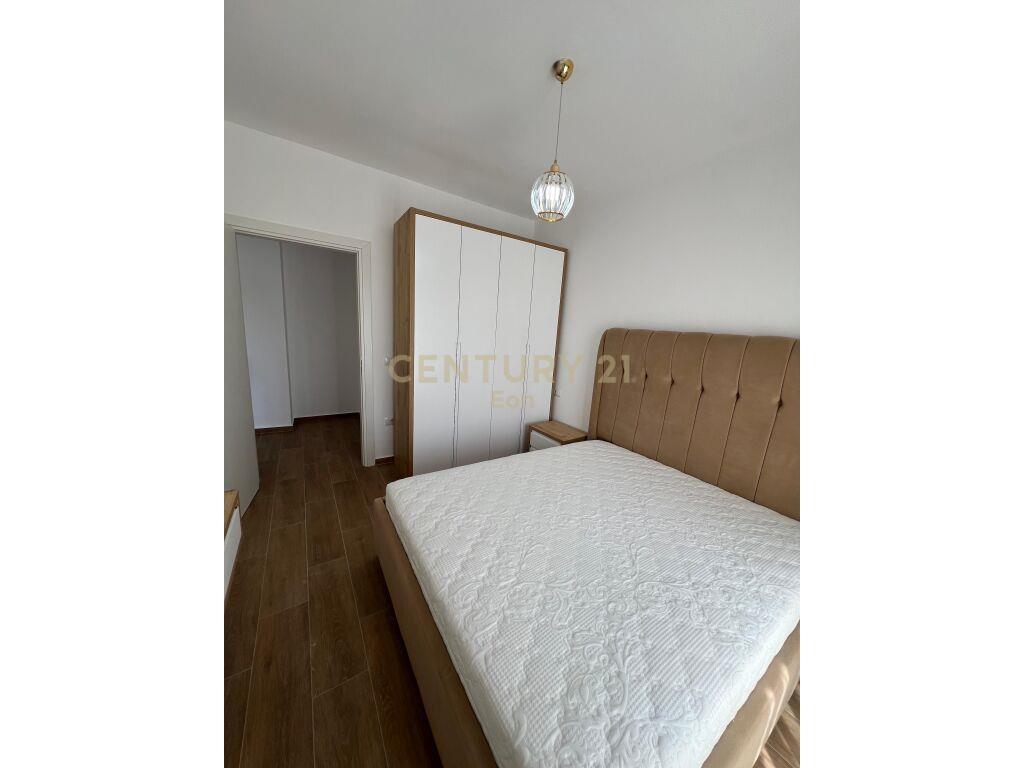 SHITET SUPER APARTAMENT TE PISHAT E BUTA!