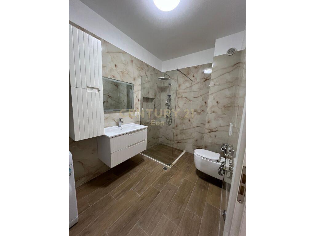 SHITET SUPER APARTAMENT TE PISHAT E BUTA!