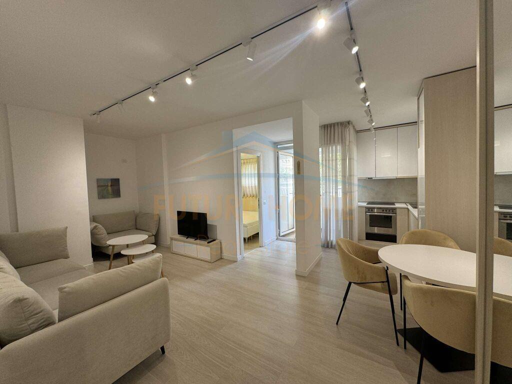 Qera, Apartament 1+1, Komuna e Parisit, Tiranë.