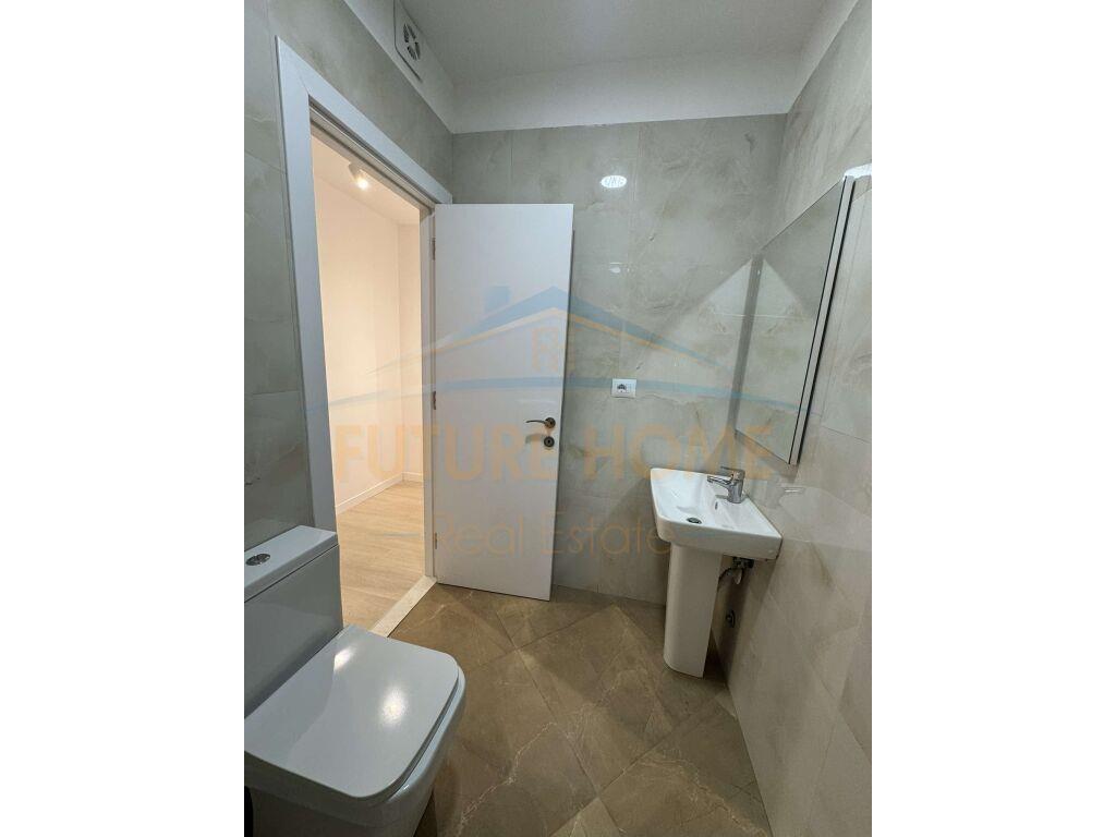 Qera, Apartament 1+1, Komuna e Parisit, Tiranë.