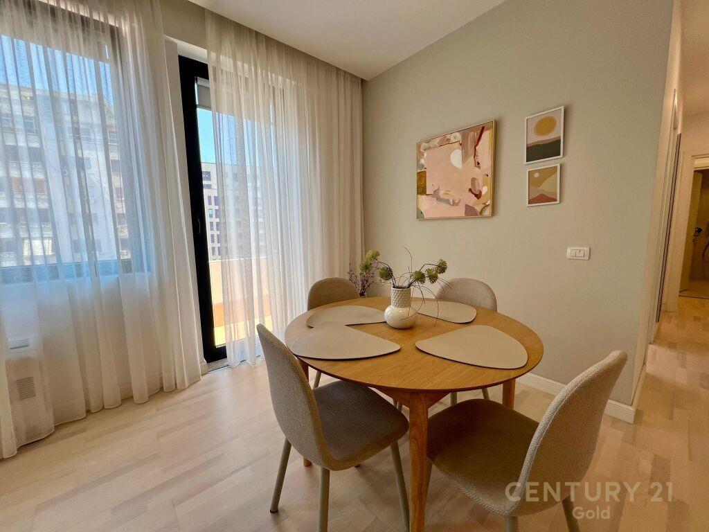 JAPIM ME QIRA APARTAMENT 2+1+2 TEK RR.BARRIKADAVE!!