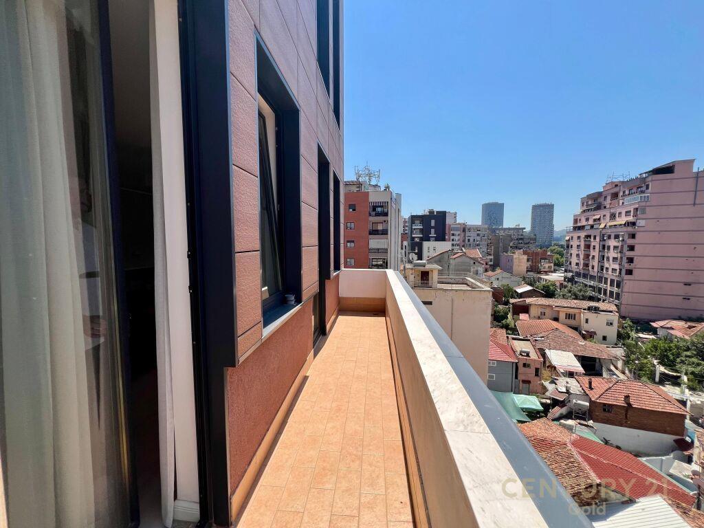 JAPIM ME QIRA APARTAMENT 2+1+2 TEK RR.BARRIKADAVE!!