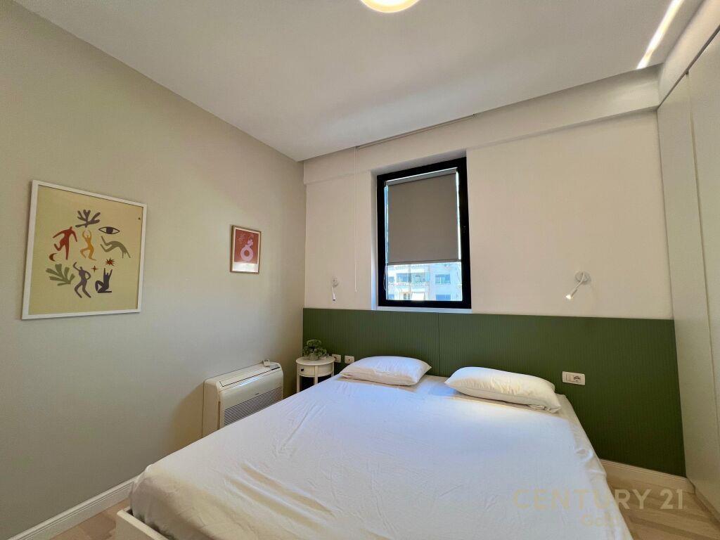 JAPIM ME QIRA APARTAMENT 2+1+2 TEK RR.BARRIKADAVE!!