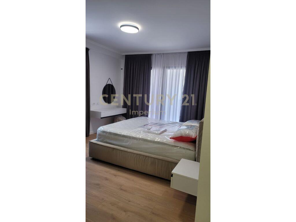 Apartament 2+1+2+post parkimi, per qira prane Hotel Coloseut