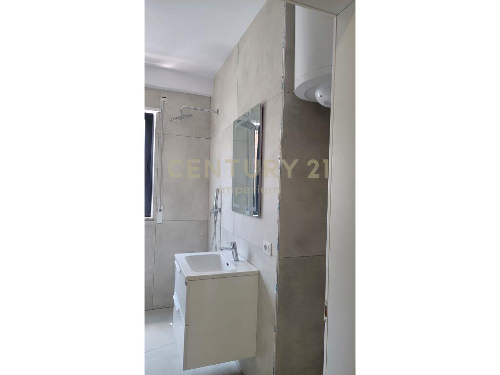 Apartament 2+1+2+post parkimi, per qira prane Hotel Coloseut