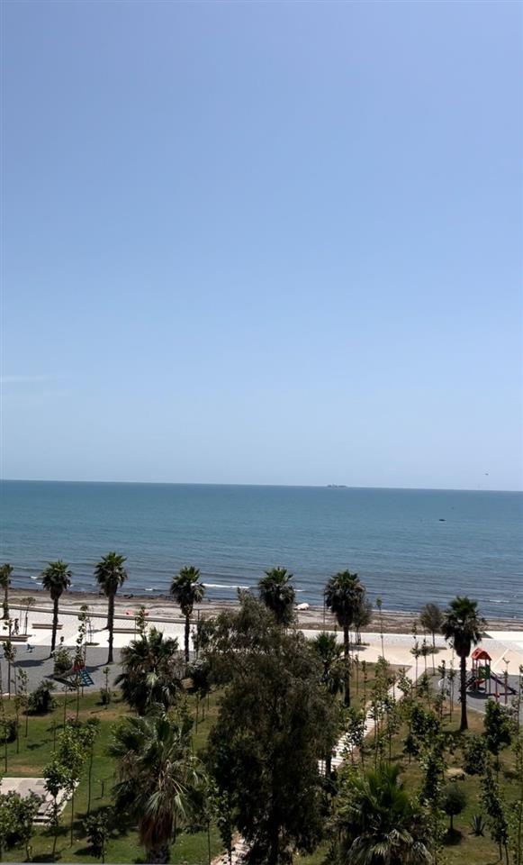 SHITET: Apartamenti 2+1 Me Pamje Nga Deti