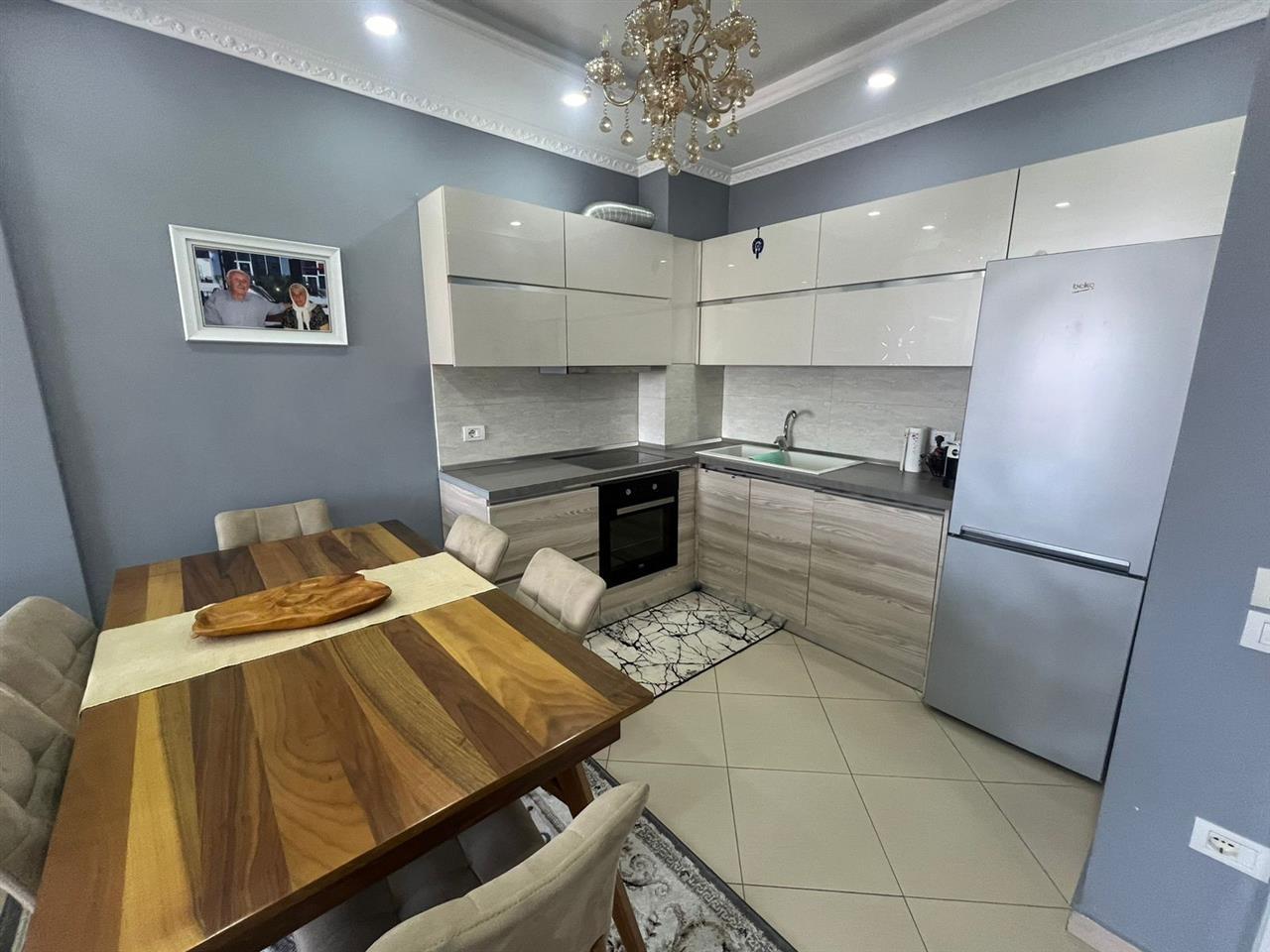 Ap 2+1 me qera ne Kompleksin Tirana Golden Park